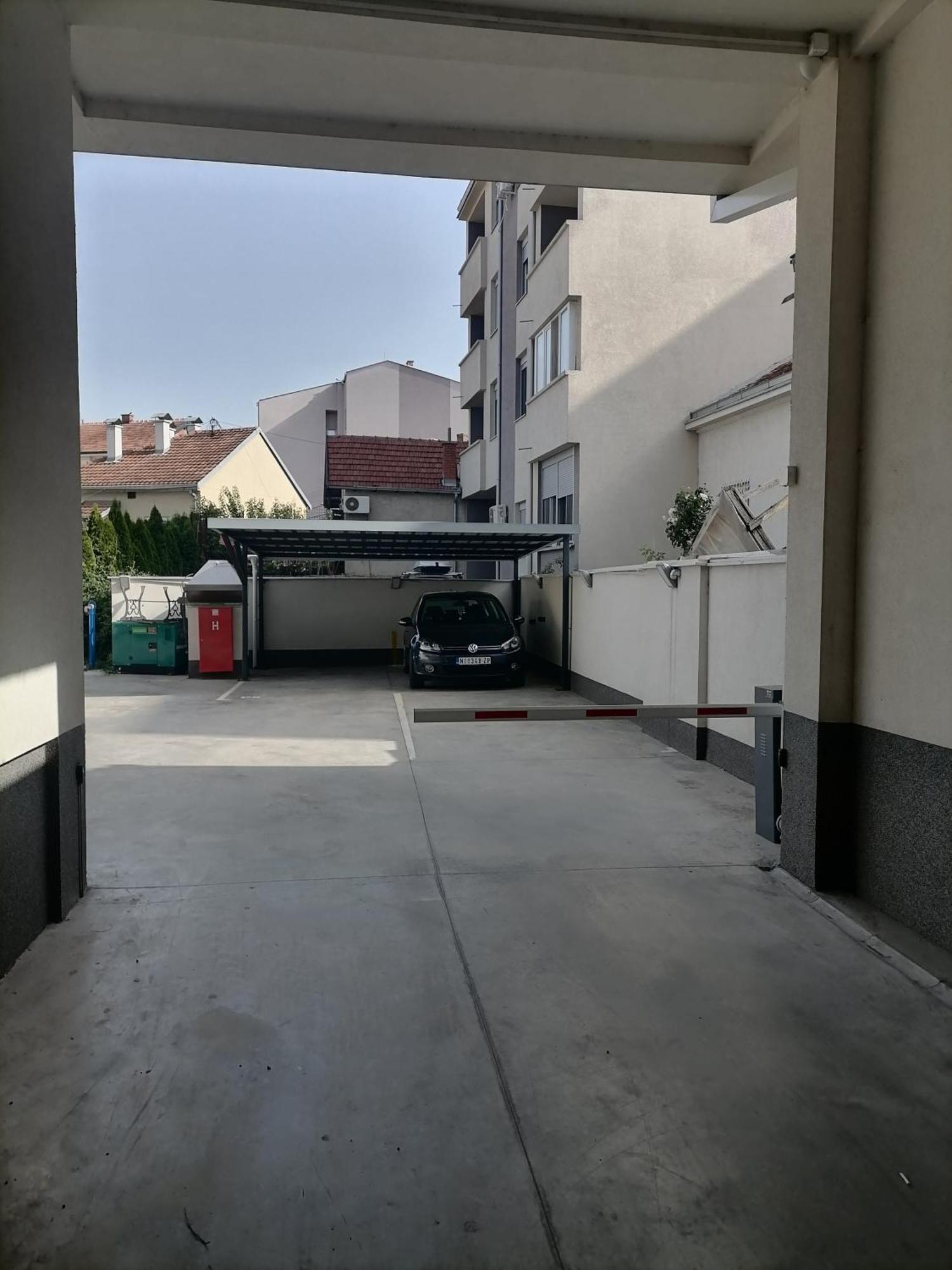 Stojanovic Apartments Ниш Экстерьер фото